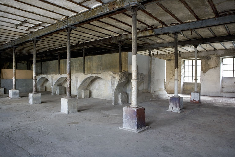 Atelier de préparation de la pâte. Cuve de stockage d'eau. © Yves Sancey / Région Bourgogne-Franche-Comté, Inventaire du patrimoine - 2009