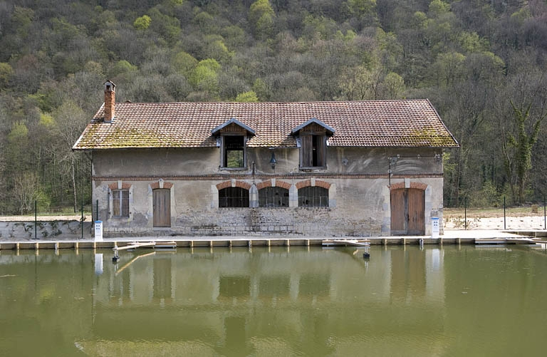 Façade ouest de l'écurie. © Yves Sancey / Région Bourgogne-Franche-Comté, Inventaire du patrimoine - 2009
