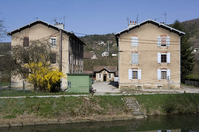 Cité ouvrière (rue des Ecoles). Pignons est. © Yves Sancey / Région Bourgogne-Franche-Comté, Inventaire du patrimoine - 2009