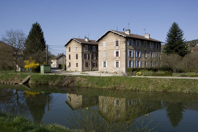 Cité ouvrière (rue des Ecoles). Vue depuis le nord. © Yves Sancey / Région Bourgogne-Franche-Comté, Inventaire du patrimoine - 2009