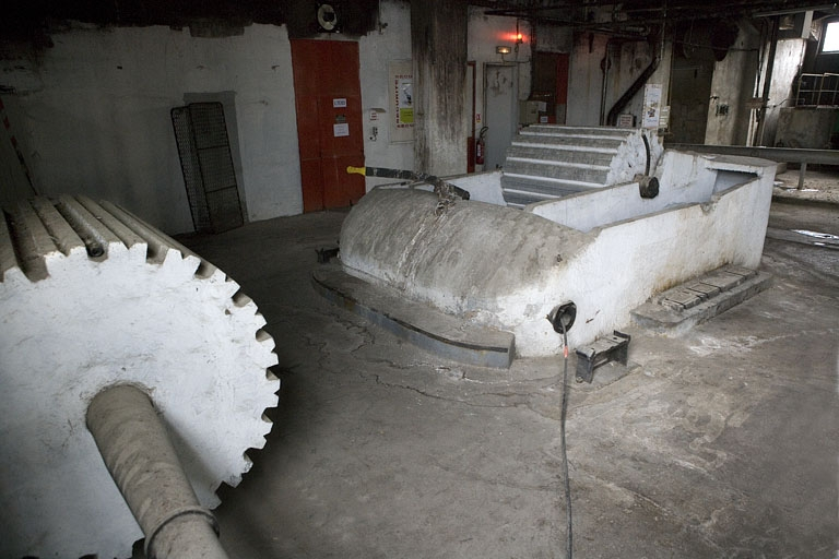 Atelier de raffinage. Pile raffineuse (second étage). © Yves Sancey / Région Bourgogne-Franche-Comté, Inventaire du patrimoine - 2009