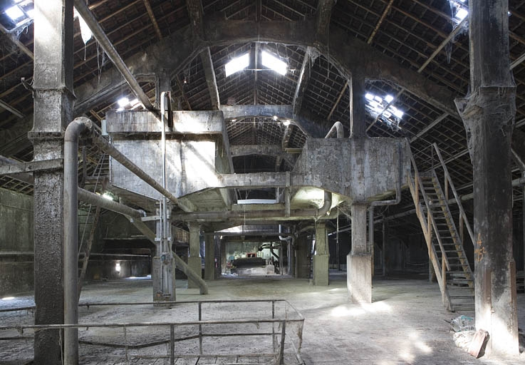 Atelier de trituration. Vue d'ensemble dans l'axe du bâtiment, depuis le sud. © Yves Sancey / Région Bourgogne-Franche-Comté, Inventaire du patrimoine - 2009