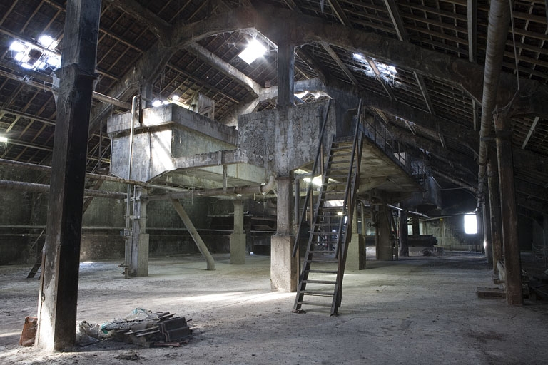 Atelier de trituration. Vue d'ensemble du second étage. © Yves Sancey / Région Bourgogne-Franche-Comté, Inventaire du patrimoine - 2009