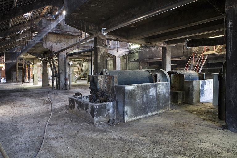 Atelier de trituration. Mélangeur à acides (?), vue de trois quarts. © Yves Sancey / Région Bourgogne-Franche-Comté, Inventaire du patrimoine - 2009