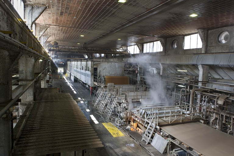 Vue plongeante sur la machine à papier. © Yves Sancey / Région Bourgogne-Franche-Comté, Inventaire du patrimoine - 2009