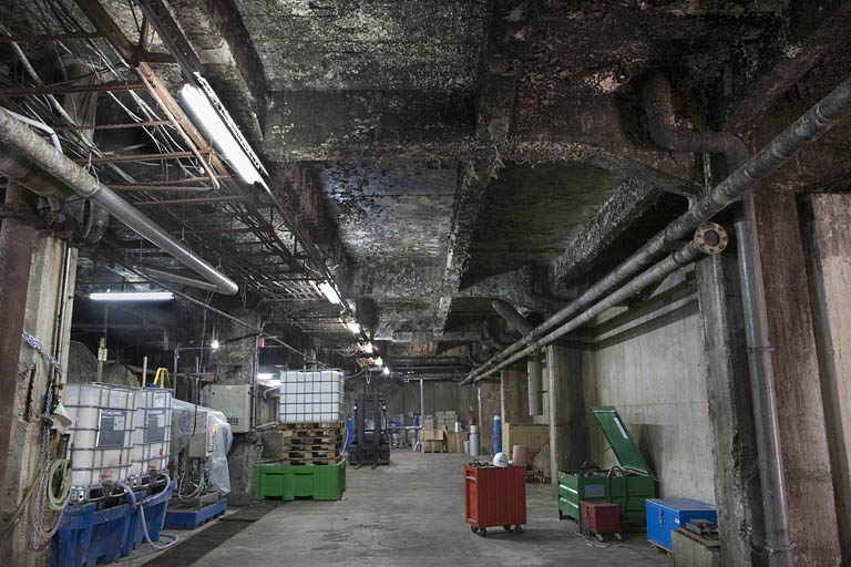 Rez-de-chaussée de l'atelier de trituration : nettoyage et blanchiment. © Yves Sancey / Région Bourgogne-Franche-Comté, Inventaire du patrimoine - 2009
