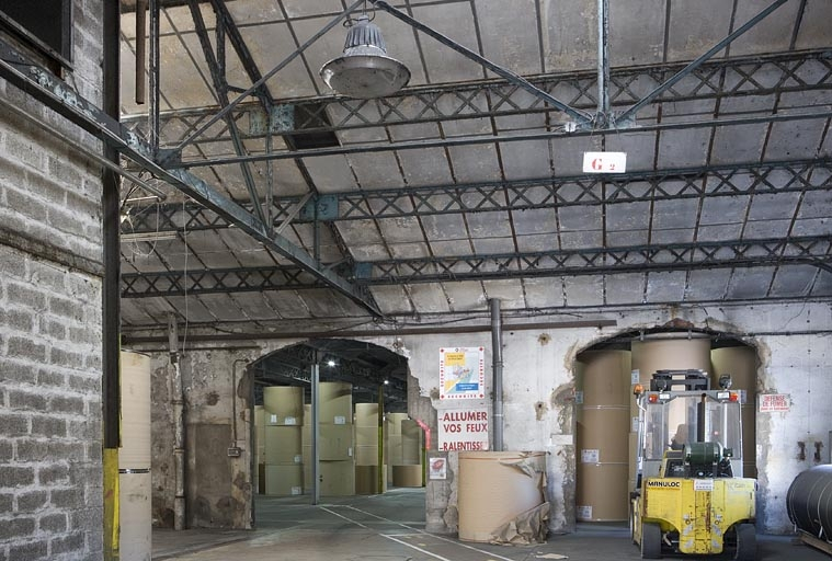 Magasin industriel. Charpente métallique avec poutrelles à treillis. © Yves Sancey / Région Bourgogne-Franche-Comté, Inventaire du patrimoine - 2009