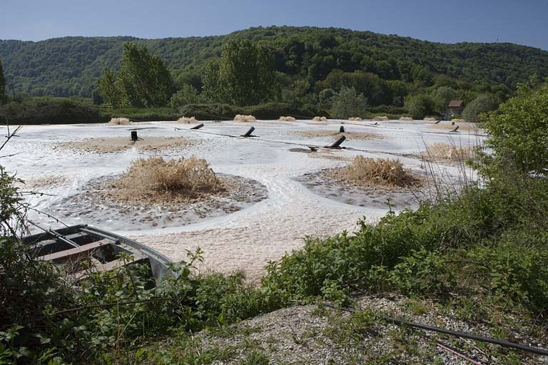 Bassin de décantation, à l'est de la papeterie. © Yves Sancey / Région Bourgogne-Franche-Comté, Inventaire du patrimoine - 2009