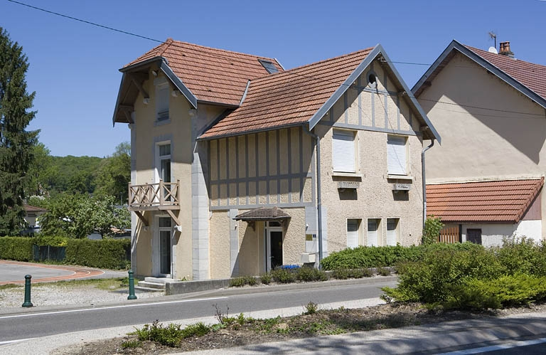 Conciergerie du logement patronal. Façade sur cour. © Yves Sancey / Région Bourgogne-Franche-Comté, Inventaire du patrimoine - 2009
