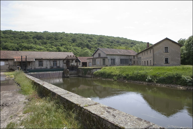 Bâtiment d'eau, ateliers de réparation et de maintenance depuis la chaufferie. © Yves Sancey / Région Bourgogne-Franche-Comté, Inventaire du patrimoine - 2009
