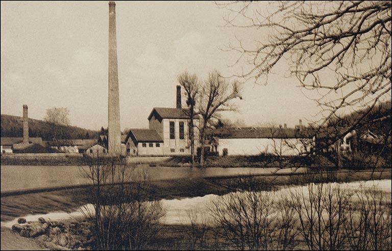 La papeterie, depuis le barrage. © Yves  Sancey (reproduction) / Région Bourgogne-Franche-Comté, Inventaire du patrimoine - 2009