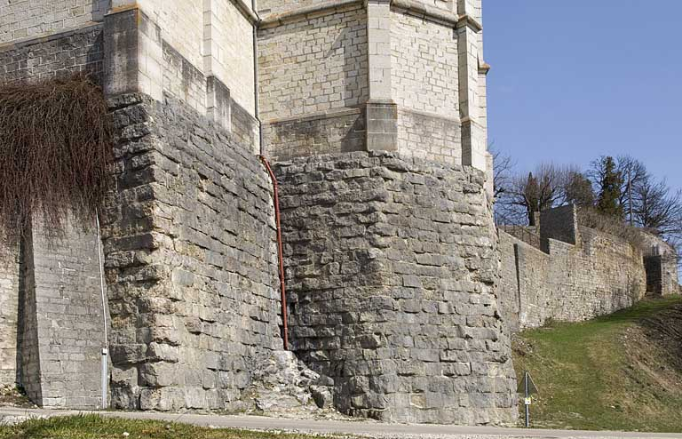 Enceinte est. © Jérôme Mongreville / Région Bourgogne-Franche-Comté, Inventaire du patrimoine - 2009
