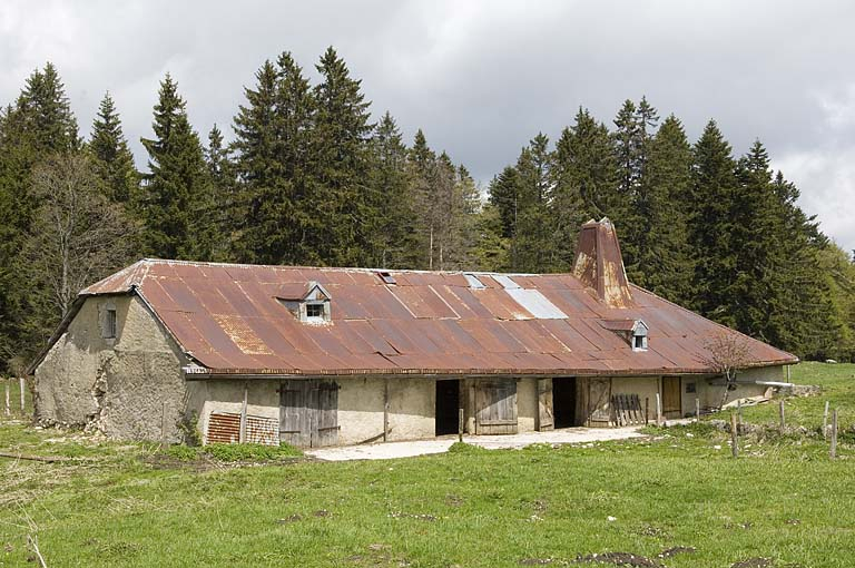 Vue générale de trois quart gauche. © Jérôme Mongreville / Région Bourgogne-Franche-Comté, Inventaire du patrimoine - 2009