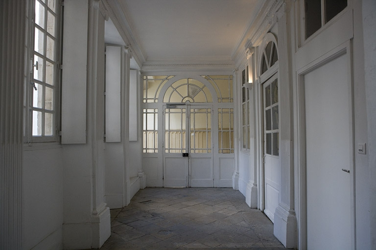 Vue d'ensemble du vestibule. © Yves Sancey / Région Bourgogne-Franche-Comté, Inventaire du patrimoine - 2009