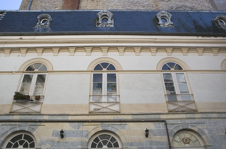 Détail du premier étage de l'aile sur cour. © Yves Sancey / Région Bourgogne-Franche-Comté, Inventaire du patrimoine - 2009