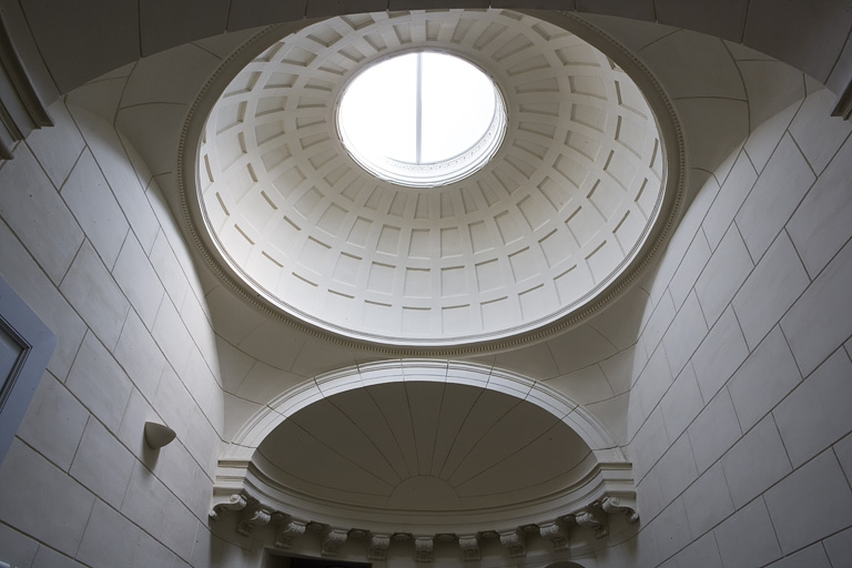Couvrement de l'escalier : détail de la coupole et d'une demi-coupole. © Yves Sancey / Région Bourgogne-Franche-Comté, Inventaire du patrimoine - 2009