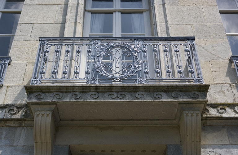 Hôtel en fond de cour : détail du balcon sur la façade postérieure. © Yves Sancey / Région Bourgogne-Franche-Comté, Inventaire du patrimoine - 2009