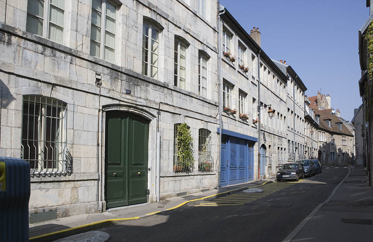 Détail du rez-de-chaussée, de trois quarts gauche. © Yves Sancey / Région Bourgogne-Franche-Comté, Inventaire du patrimoine - 2009