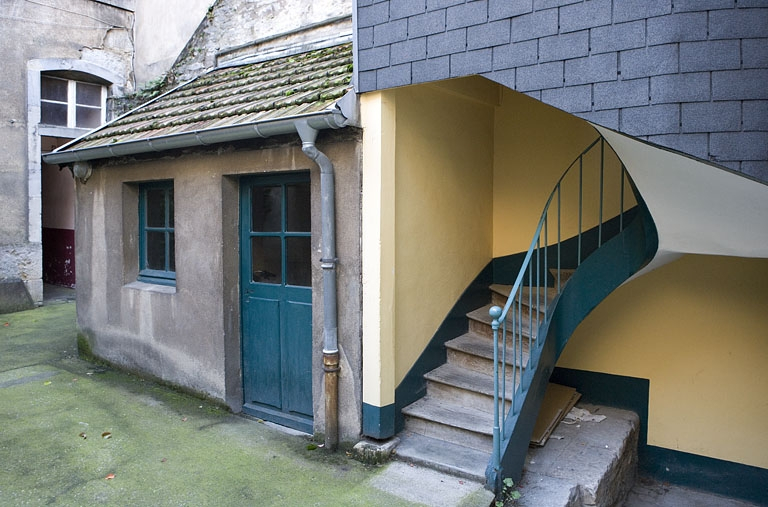 Détail de la buanderie dans la deuxième cour. © Yves Sancey / Région Bourgogne-Franche-Comté, Inventaire du patrimoine - 2009