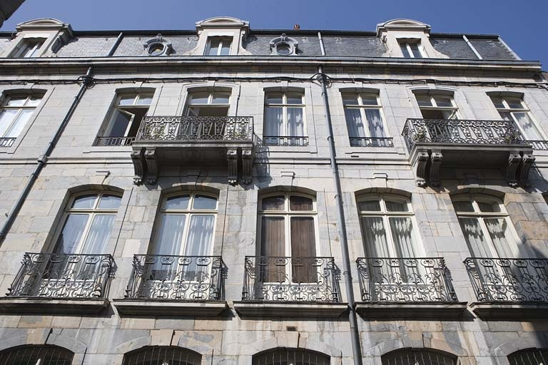 Façade antérieure du logis principal à partir du premier étage, de face. © Yves Sancey / Région Bourgogne-Franche-Comté, Inventaire du patrimoine - 2009