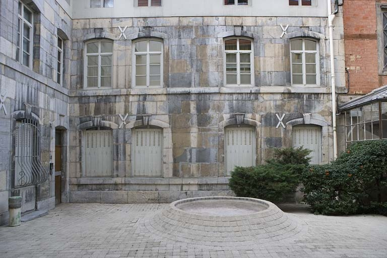 Aile des communs, de face. © Yves Sancey / Région Bourgogne-Franche-Comté, Inventaire du patrimoine - 2009