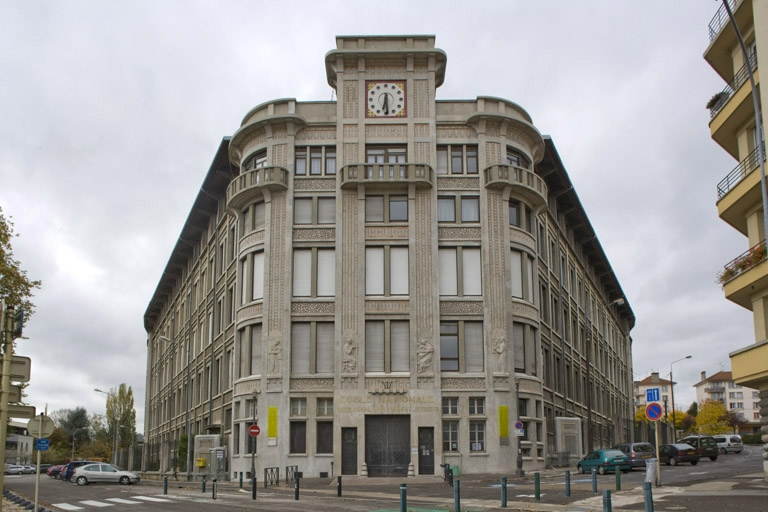 Corps d'entrée. © Yves Sancey / Région Bourgogne-Franche-Comté, Inventaire du patrimoine - 2009 Corps d'entrée. © Yves Sancey / Région Bourgogne-Franche-Comté, Inventaire du patrimoine - 2009