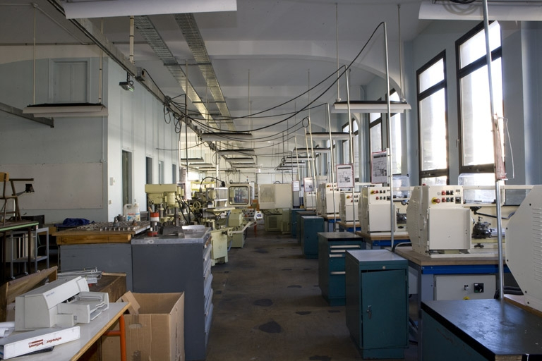 Aile nord, atelier de mécanique 190 (1er étage). © Yves Sancey / Région Bourgogne-Franche-Comté, Inventaire du patrimoine - 2009 Aile nord, atelier de mécanique 190 (1er étage). © Yves Sancey / Région Bourgogne-Franche-Comté, Inventaire du patrimoine - 2009