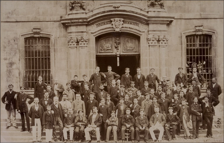 Années scolaires 1876 à 81 [groupe d'élèves et professeurs]. © Yves  Sancey (reproduction) / Région Bourgogne-Franche-Comté, Inventaire du patrimoine - 2009