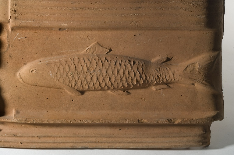 Face supérieure : détail de la truite. © Yves Sancey / Région Bourgogne-Franche-Comté, Inventaire du patrimoine - 2009