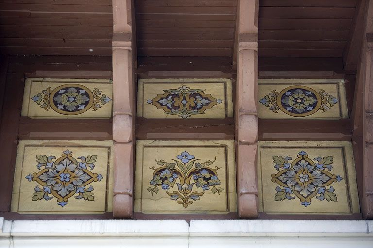 Elévation antérieure : décor peint. © Yves Sancey / Région Bourgogne-Franche-Comté, Inventaire du patrimoine - 2009