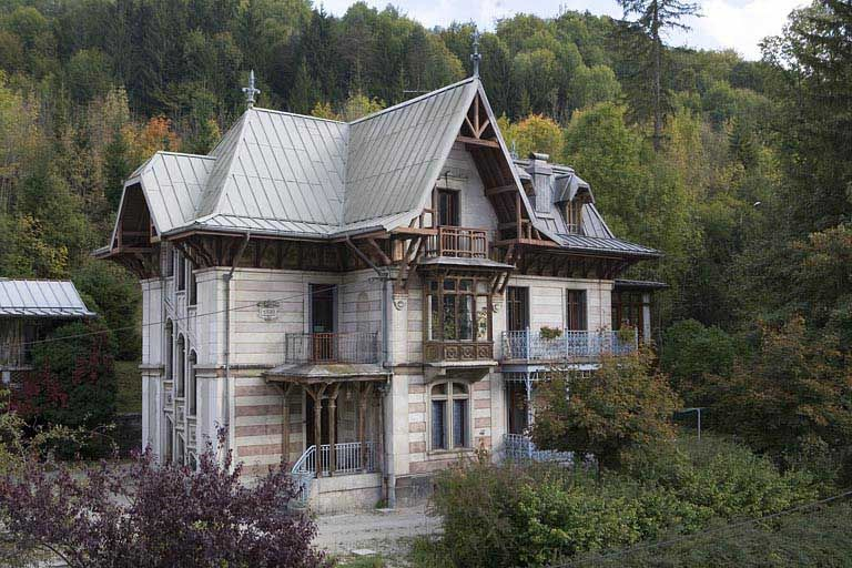 Elévations antérieure et latérale gauche. © Yves Sancey / Région Bourgogne-Franche-Comté, Inventaire du patrimoine - 2009