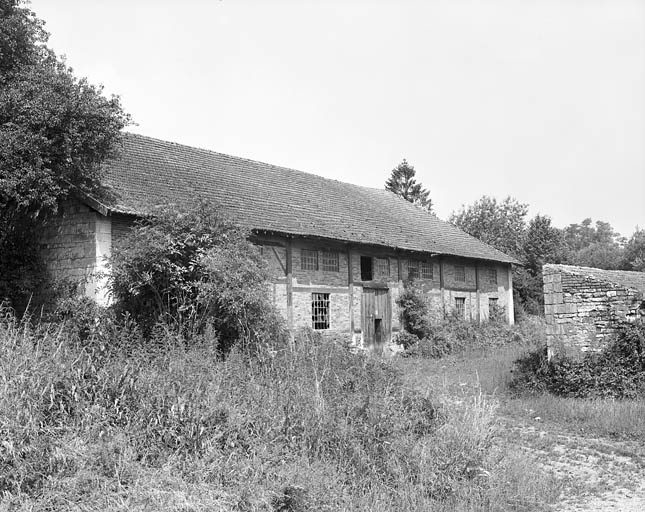 La halle à charbon en 1981. © Jérôme Mongreville / Région Bourgogne-Franche-Comté, Inventaire du patrimoine - 2009 La halle à charbon en 1981. © Jérôme Mongreville / Région Bourgogne-Franche-Comté, Inventaire du patrimoine - 2009