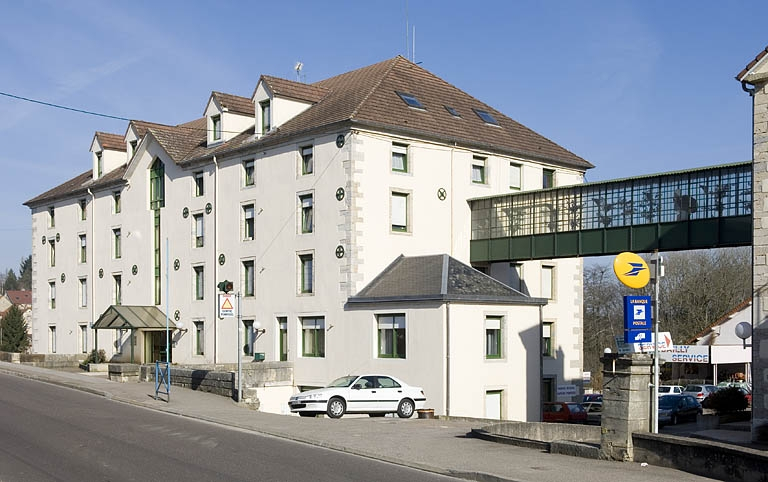 Vue de trois quarts droite. © Jérôme Mongreville / Région Bourgogne-Franche-Comté, Inventaire du patrimoine - 2009