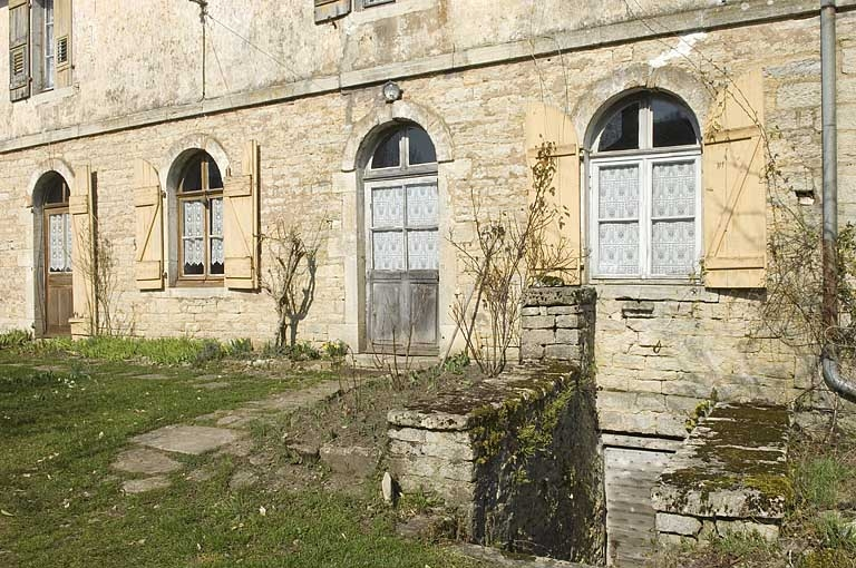 Détail de la façade du logement ouvrier. © Jérôme Mongreville / Région Bourgogne-Franche-Comté, Inventaire du patrimoine - 2009