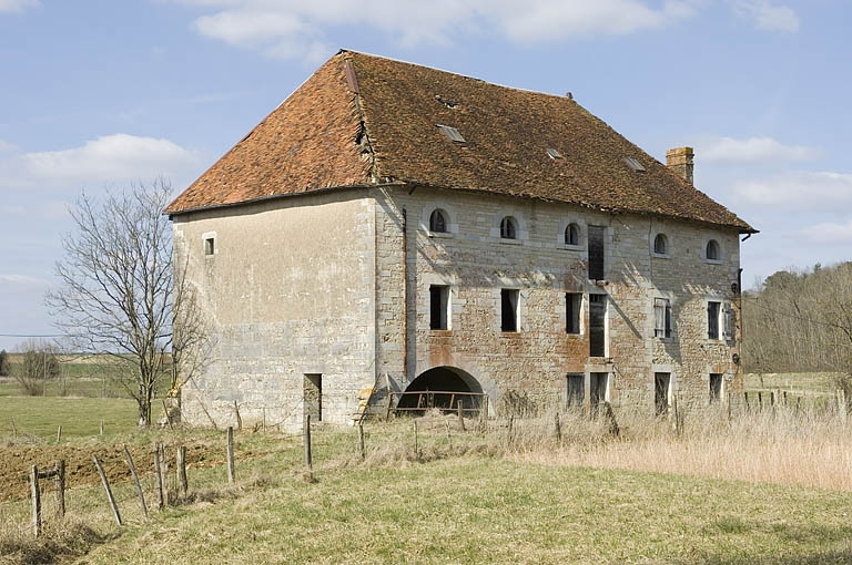 Vue depuis le sud. © Jérôme Mongreville / Région Bourgogne-Franche-Comté, Inventaire du patrimoine - 2009