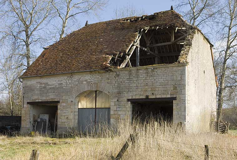 Remise, écurie. © Jérôme Mongreville / Région Bourgogne-Franche-Comté, Inventaire du patrimoine - 2009