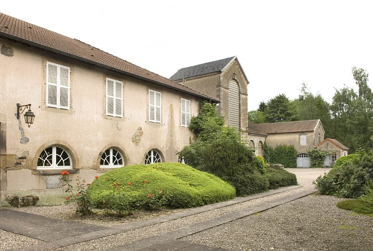 Aile nord (anciennes écuries). © Jérôme Mongreville / Région Bourgogne-Franche-Comté, Inventaire du patrimoine - 2009