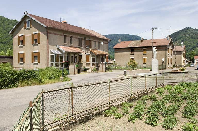 La cité ouvrière depuis le sud. © Jérôme Mongreville / Région Bourgogne-Franche-Comté, Inventaire du patrimoine - 2009