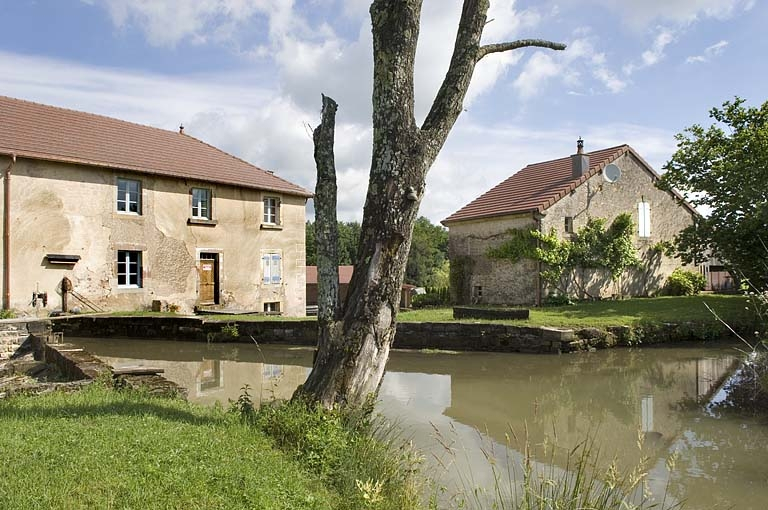 Le moulin et son logement depuis le sud. © Jérôme Mongreville / Région Bourgogne-Franche-Comté, Inventaire du patrimoine - 2009