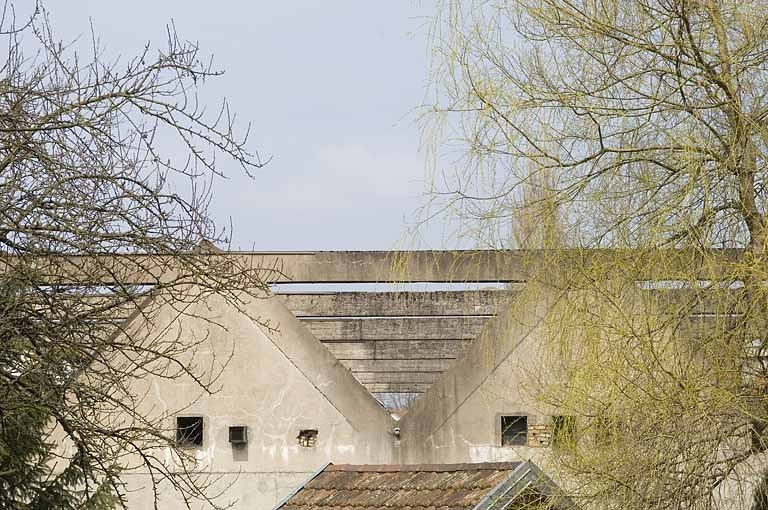 Pignons des toitures de l'atelier de fabrication. © Jérôme Mongreville / Région Bourgogne-Franche-Comté, Inventaire du patrimoine - 2009