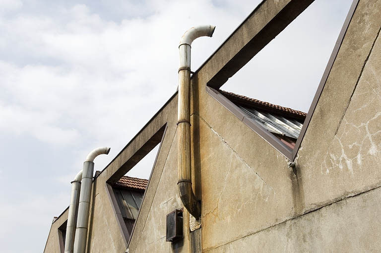 Pignons de l'atelier de fabrication. Détail. © Jérôme Mongreville / Région Bourgogne-Franche-Comté, Inventaire du patrimoine - 2009