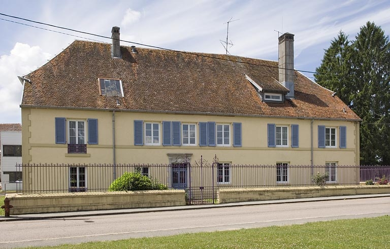 Logement patronal. Façade est. © Jérôme Mongreville / Région Bourgogne-Franche-Comté, Inventaire du patrimoine - 2009