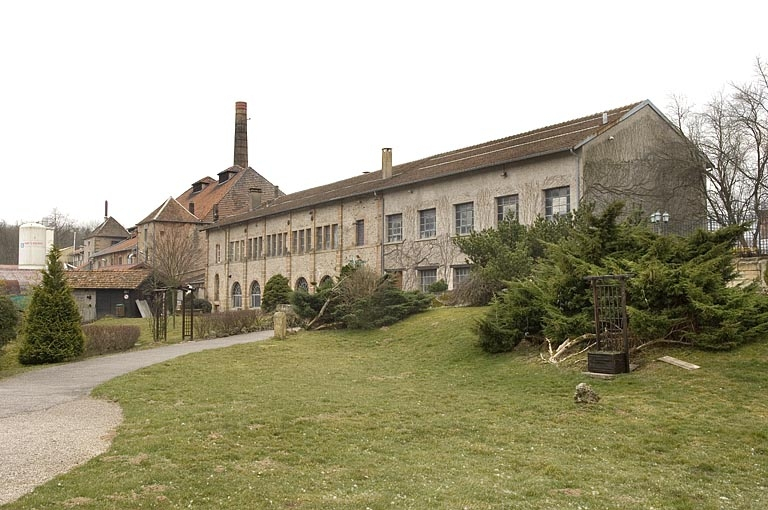 Atelier des fours et ancien atelier de taillerie vus de trois quarts. © Jérôme Mongreville / Région Bourgogne-Franche-Comté, Inventaire du patrimoine - 2009