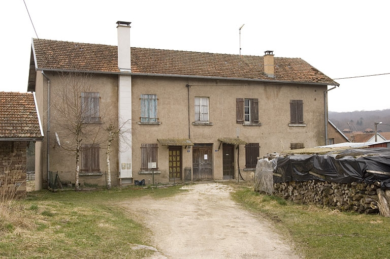 Logement ouvrier collectif (6 et 8 impasse des Ronds Champs). © Jérôme Mongreville / Région Bourgogne-Franche-Comté, Inventaire du patrimoine - 2009