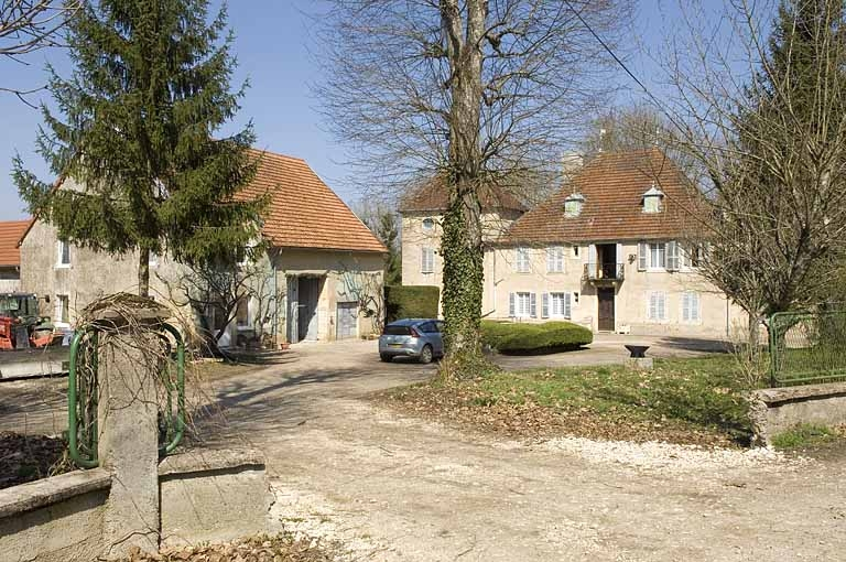 Le logement patronal et ses dépendances. © Jérôme Mongreville / Région Bourgogne-Franche-Comté, Inventaire du patrimoine - 2009