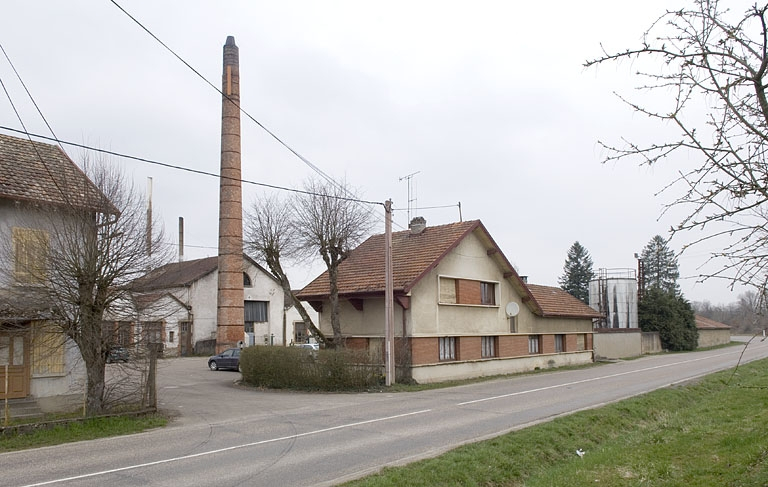 Vue d'ensemble depuis le sud-est. © Jérôme Mongreville / Région Bourgogne-Franche-Comté, Inventaire du patrimoine - 2009