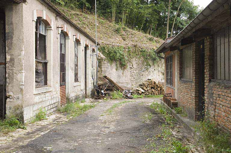 Passage entre les ateliers. © Jérôme Mongreville / Région Bourgogne-Franche-Comté, Inventaire du patrimoine - 2009