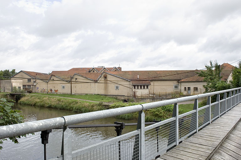 Vue d'ensemble depuis la passerelle sur la Saône. © Jérôme Mongreville / Région Bourgogne-Franche-Comté, Inventaire du patrimoine - 2009 Vue d'ensemble depuis la passerelle sur la Saône. © Jérôme Mongreville / Région Bourgogne-Franche-Comté, Inventaire du patrimoine - 2009