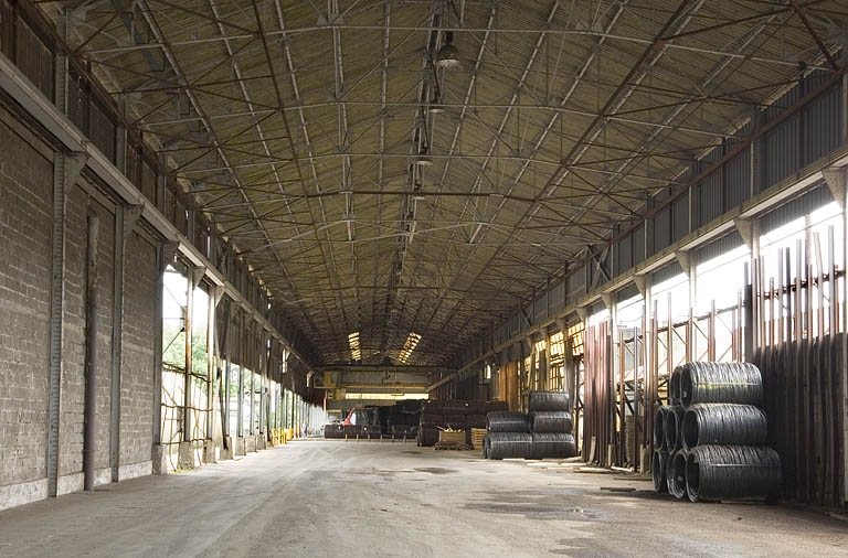 Vue intérieure d'un entrepôt industriel. © Jérôme Mongreville / Région Bourgogne-Franche-Comté, Inventaire du patrimoine - 2009 Vue intérieure d'un entrepôt industriel. © Jérôme Mongreville / Région Bourgogne-Franche-Comté, Inventaire du patrimoine - 2009