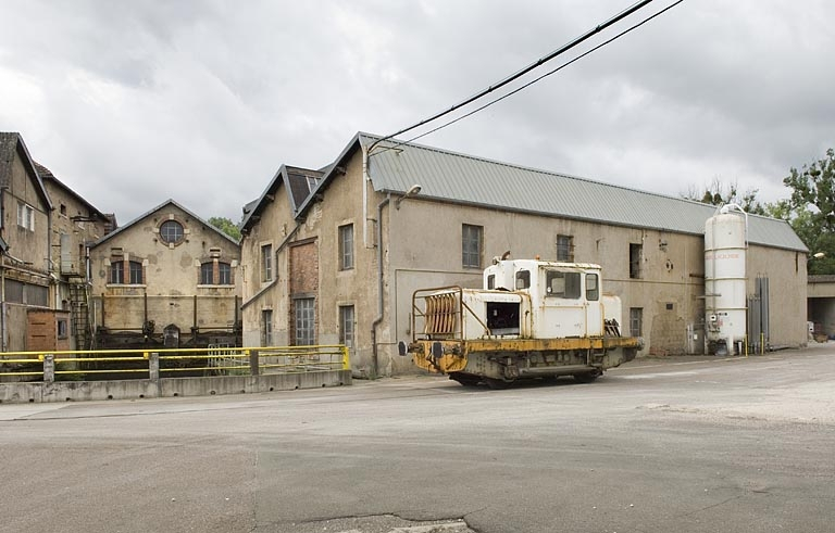Bâtiment d'eau et atelier couvert de sheds. © Jérôme Mongreville / Région Bourgogne-Franche-Comté, Inventaire du patrimoine - 2009 Bâtiment d'eau et atelier couvert de sheds. © Jérôme Mongreville / Région Bourgogne-Franche-Comté, Inventaire du patrimoine - 2009